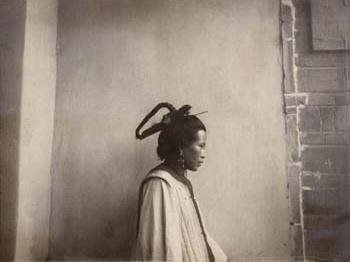 Woman with headdress in Zhenyuan, Gansu Province, Plate 44A